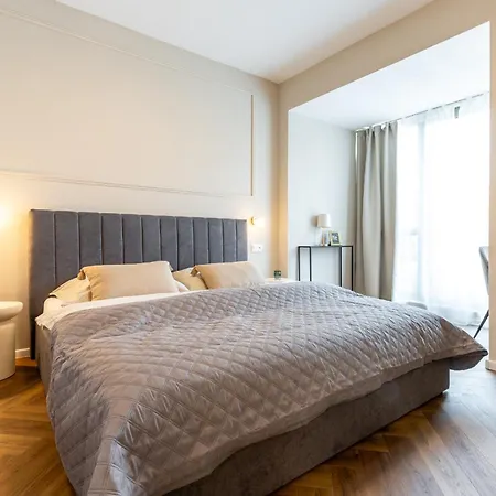 Ah Luxury Designer Aparment Bastova Apartamento