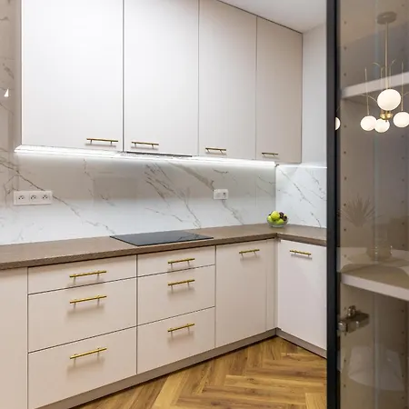 Ah Luxury Designer Aparment Bastova Apartamento *