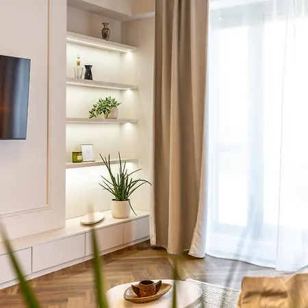 Ah Luxury Designer Aparment Bastova *