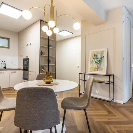 Ah Luxury Designer Aparment Bastova *