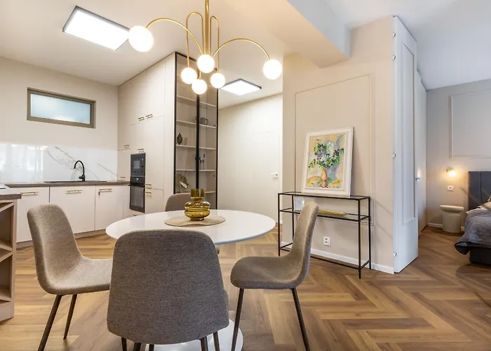 Ah Luxury Designer Aparment Bastova *