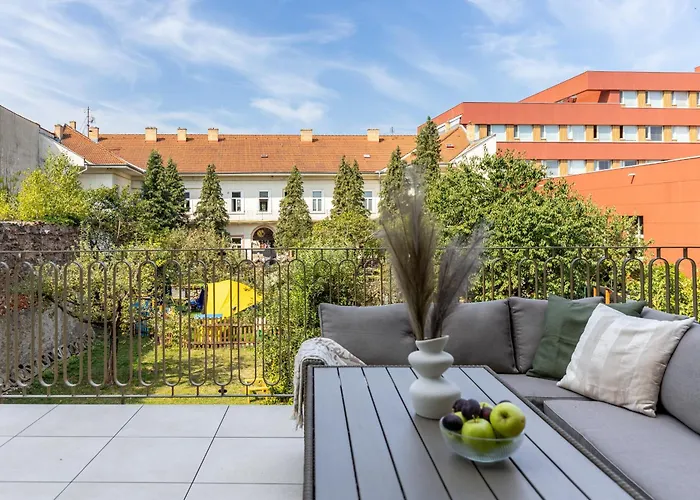 Ah Luxury Designer Aparment Bastova Lägenhet